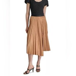 DKNY NWT Pleated Skirt